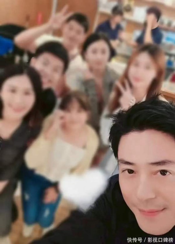 哪个证券公司可以加杠杆 霍建华与好友聚餐被偶遇，喝到上头满脸通红，请网友喝啤酒很亲和